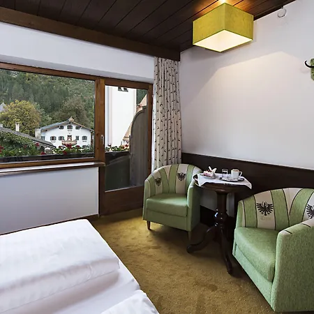 호텔 Der Pinzger 스텀